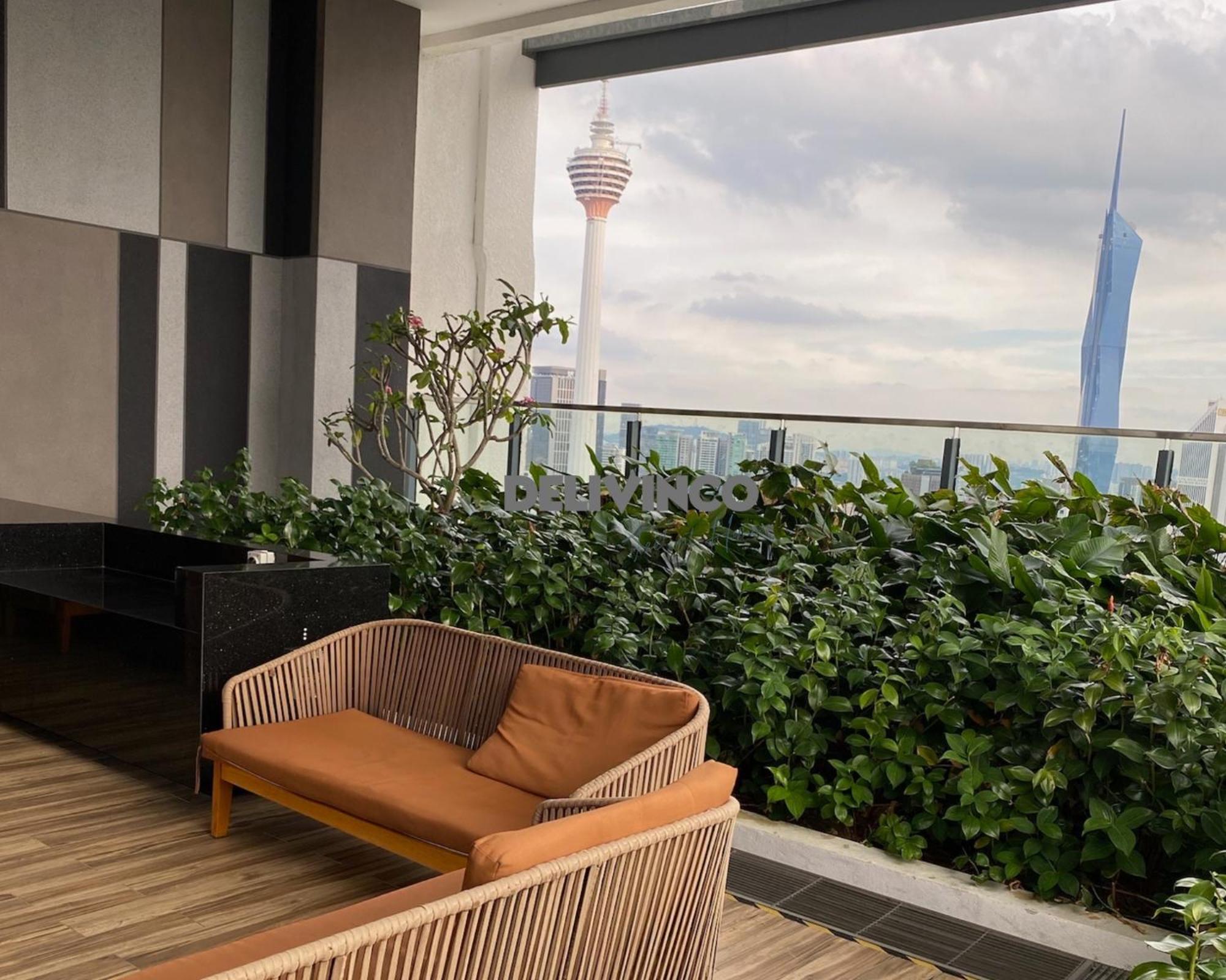 The Luxe - Balcony At 42 Floor - Klcc View - 3 Pax *